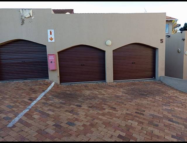 3 BEDROOM TOWNHOUSE FOR SALE IN LYNDHURST